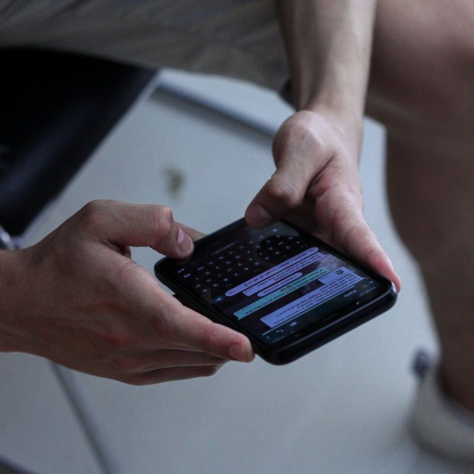 상간 변호사 상간자의 가족과 회사에 상간 사실을 알려도 될까요? 이미지 3